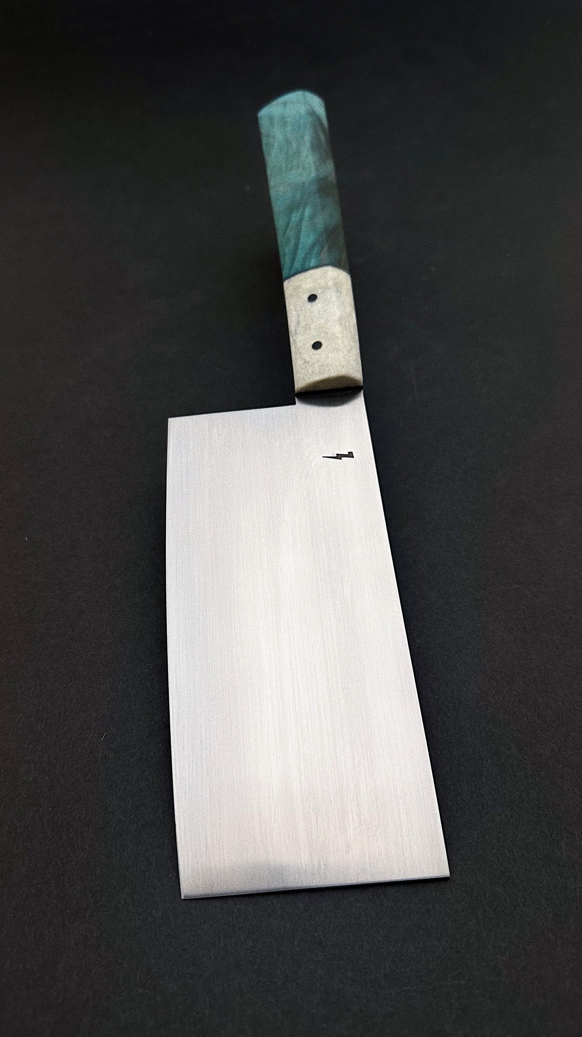 HIGH-CARBON VEGGIE CLEAVER IN MAPLE BURL