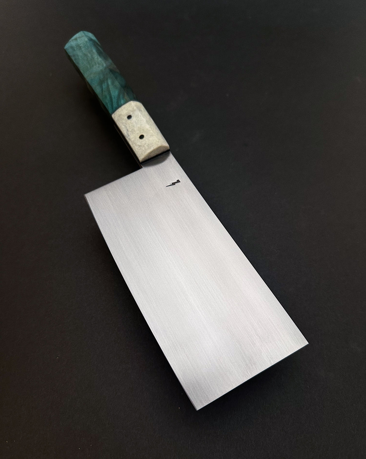 HIGH-CARBON VEGGIE CLEAVER IN MAPLE BURL